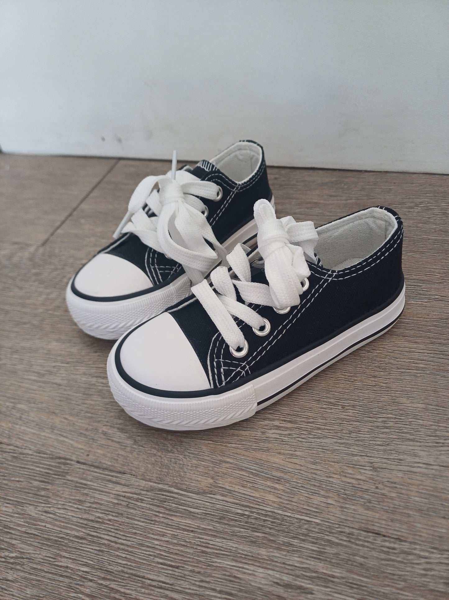 Baskets enfant noires style converse pointure de 24 au 30 unisexe ref 804 ALL FOR KIDS