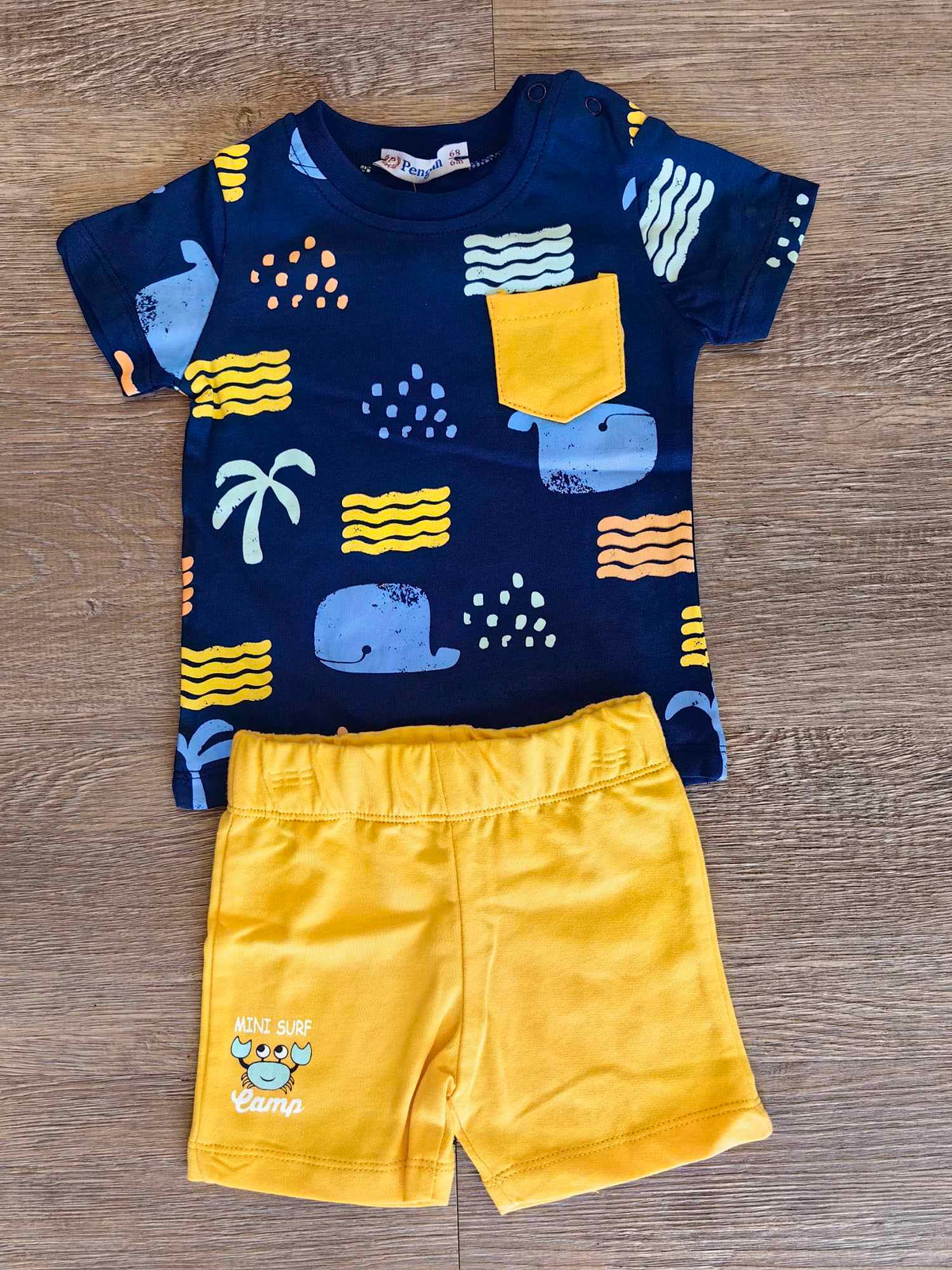Détail ensemble bébé garçon Mini Surf Camp