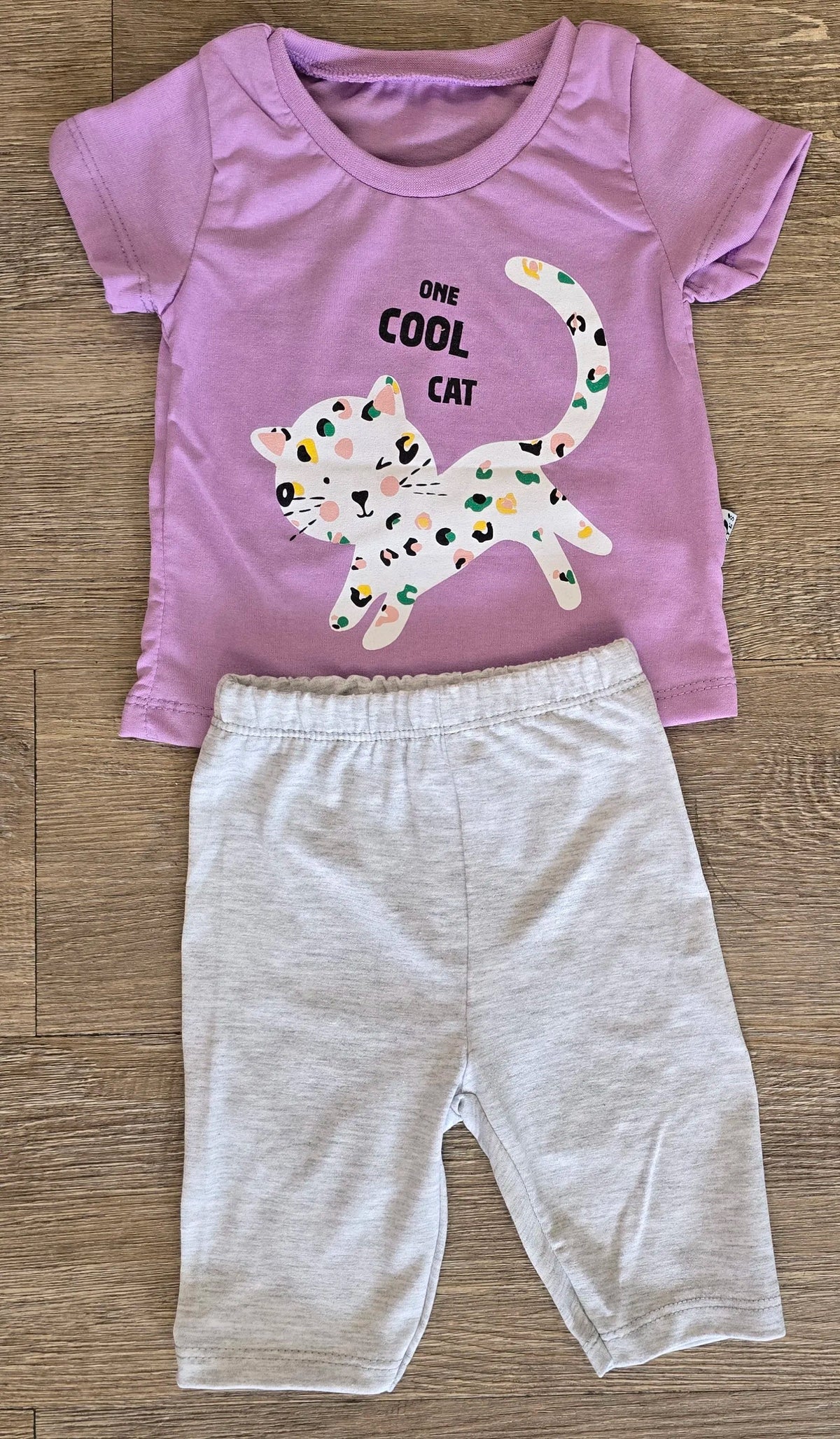 Ensemble deux pièces bébé fille tee-shirt petit chat et pantalon