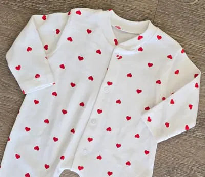 Pyjama bébé blanc à cœurs rouges Mixte taille de 0 à 6 mois en coton ref 0047 ALL FOR KIDS