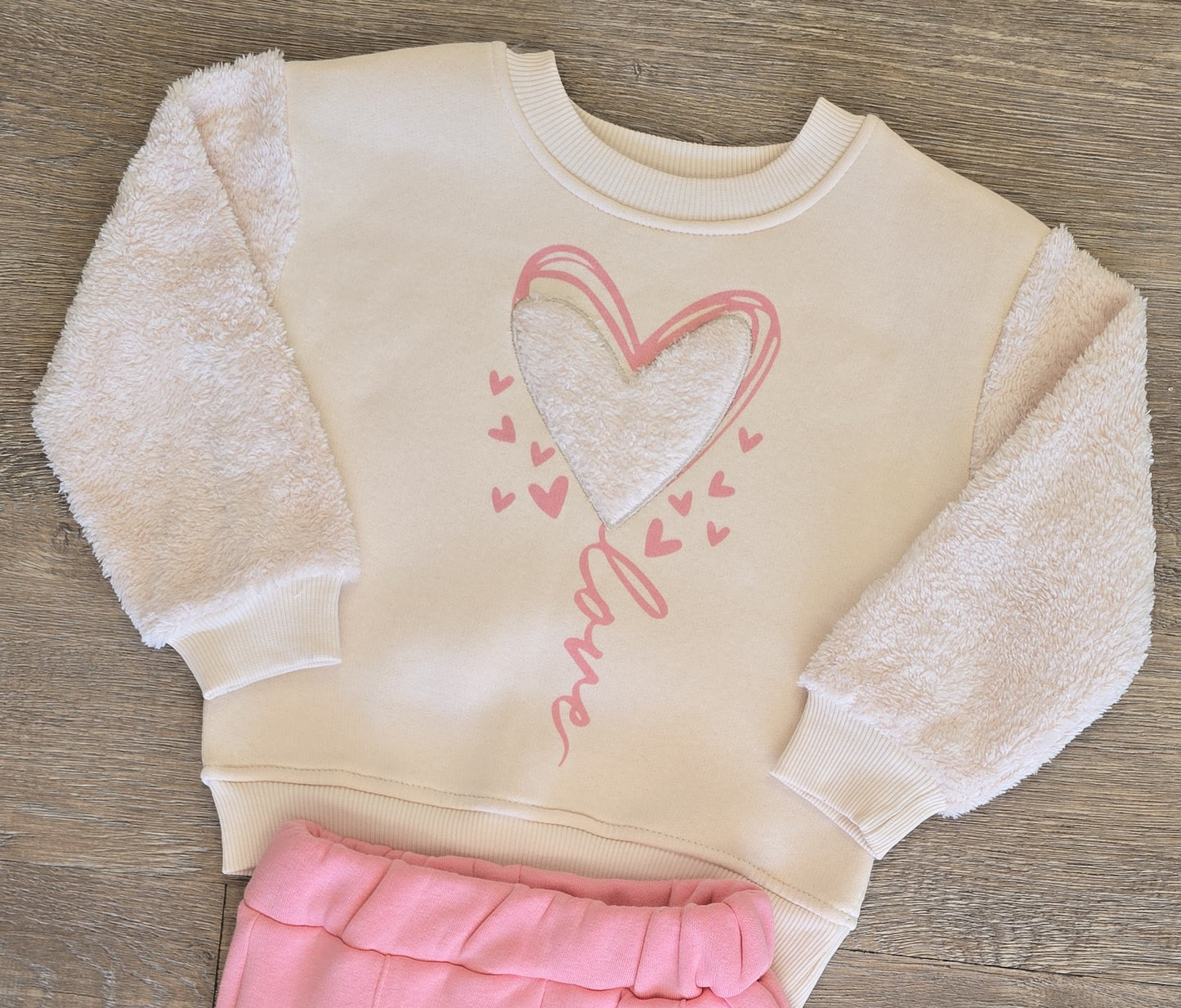 Ensemble rembourré fille cœur rose "Love" effet peluche aux manche 100% coton taille de 2 à 5 ans ref 5516 ALL FOR KIDS