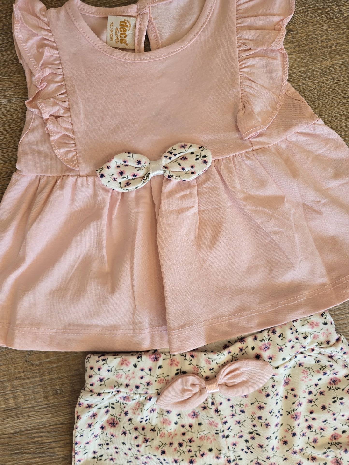 Ensemble bébé fille tee-shirt volants et short fleuri taille de 6 à 18 mois ref 7394 ALL FOR KIDS
