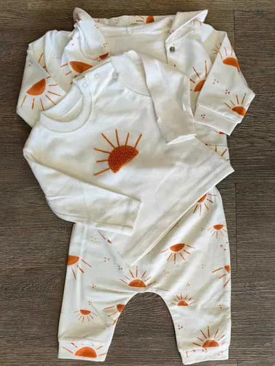Ensemble 3 pièces bébé motif soleil dernière taille 6 mois 100% coton ref 526 ALL FOR KIDS