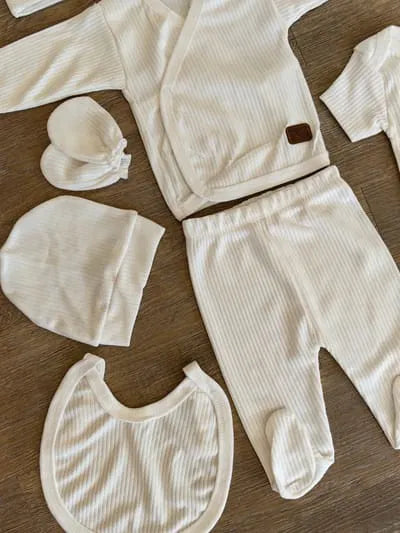 Coffret naissance blanc 7 pièces bébé 100% Coton doux 0/3 mois ref 1349 ALL FOR KIDS