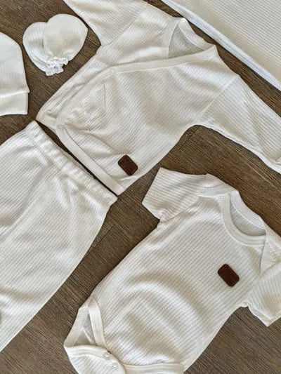 Coffret naissance blanc 7 pièces bébé 100% Coton doux 0/3 mois ref 1349 ALL FOR KIDS
