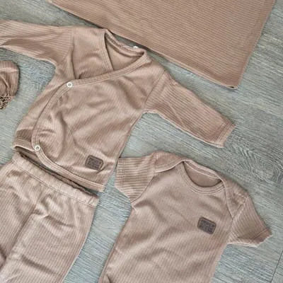 Coffret naissance marron 7 pièces bébé 100% Coton doux 0/3 mois ref 1349 ALL FOR KIDS