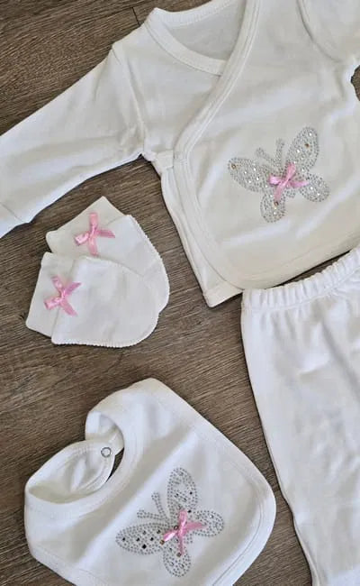 Coffret naissance fille papillon strass 5 pièces coton 0/3 mois ref 6503 ALL FOR KIDS