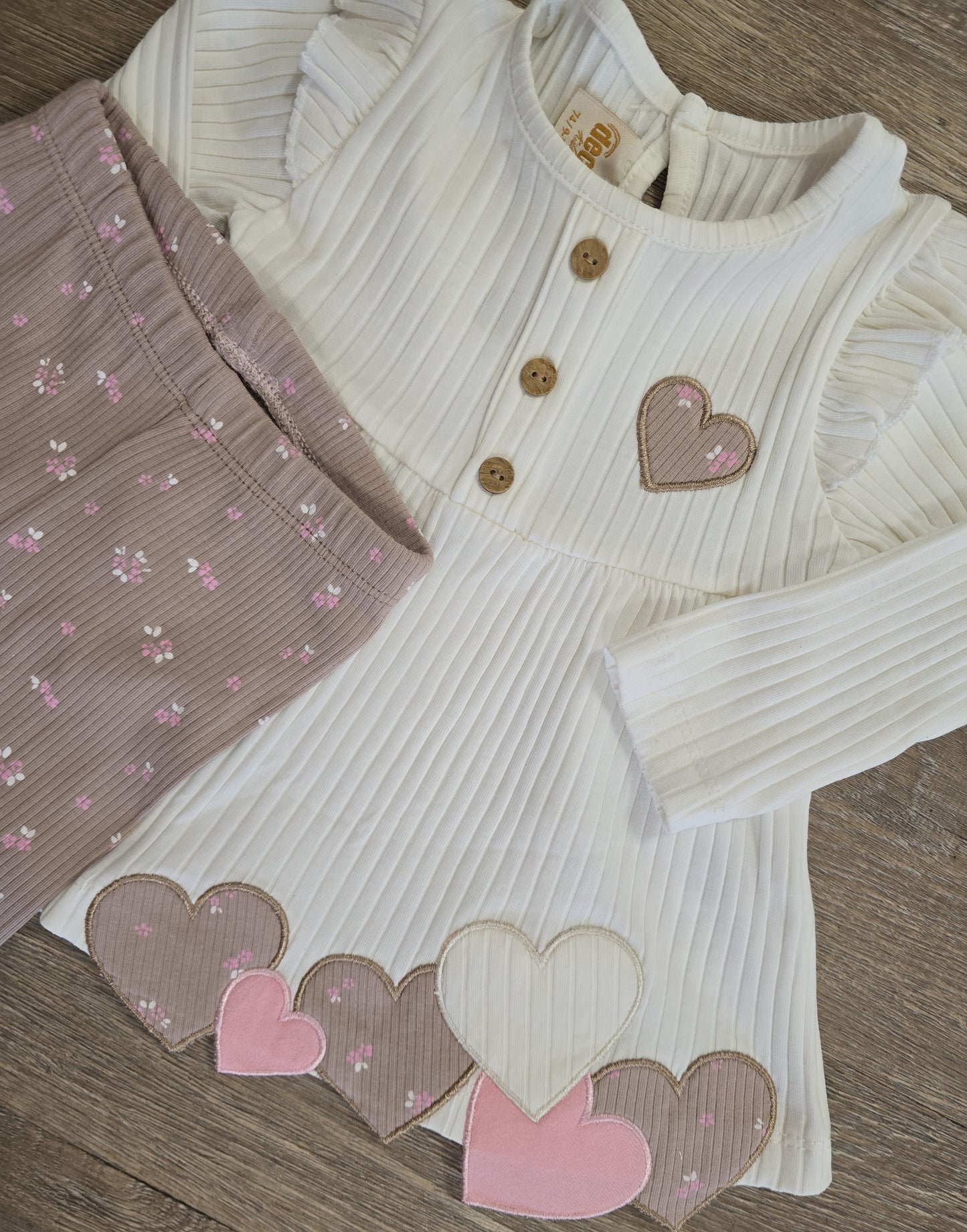 Ensemble fille 2 pièces cœurs – 9 à 24 mois  ref 6686