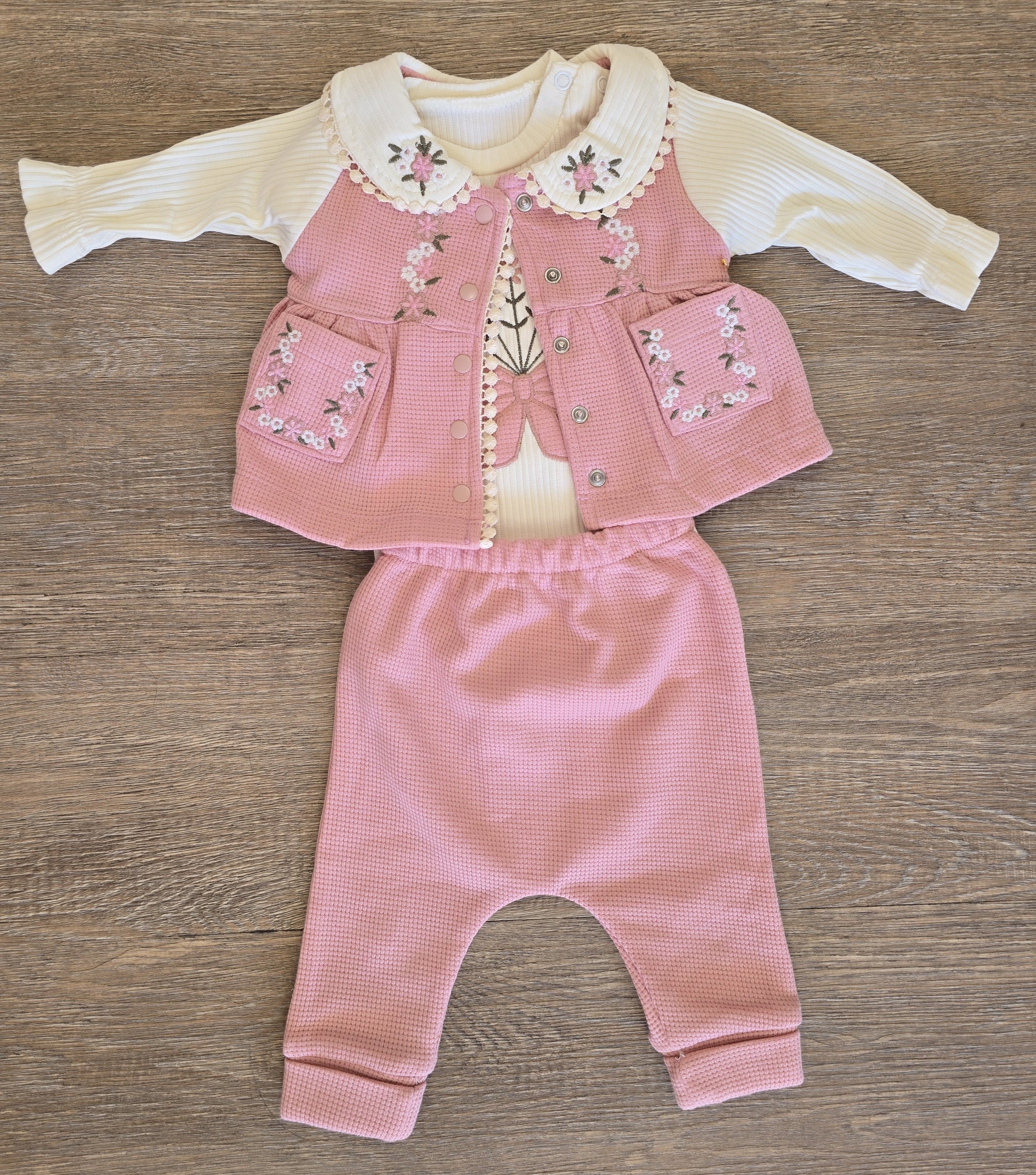 Ensemble bébé fille col Claudine brodé taille 0 à 6 mois coton ref 1319 ALL FOR KIDS