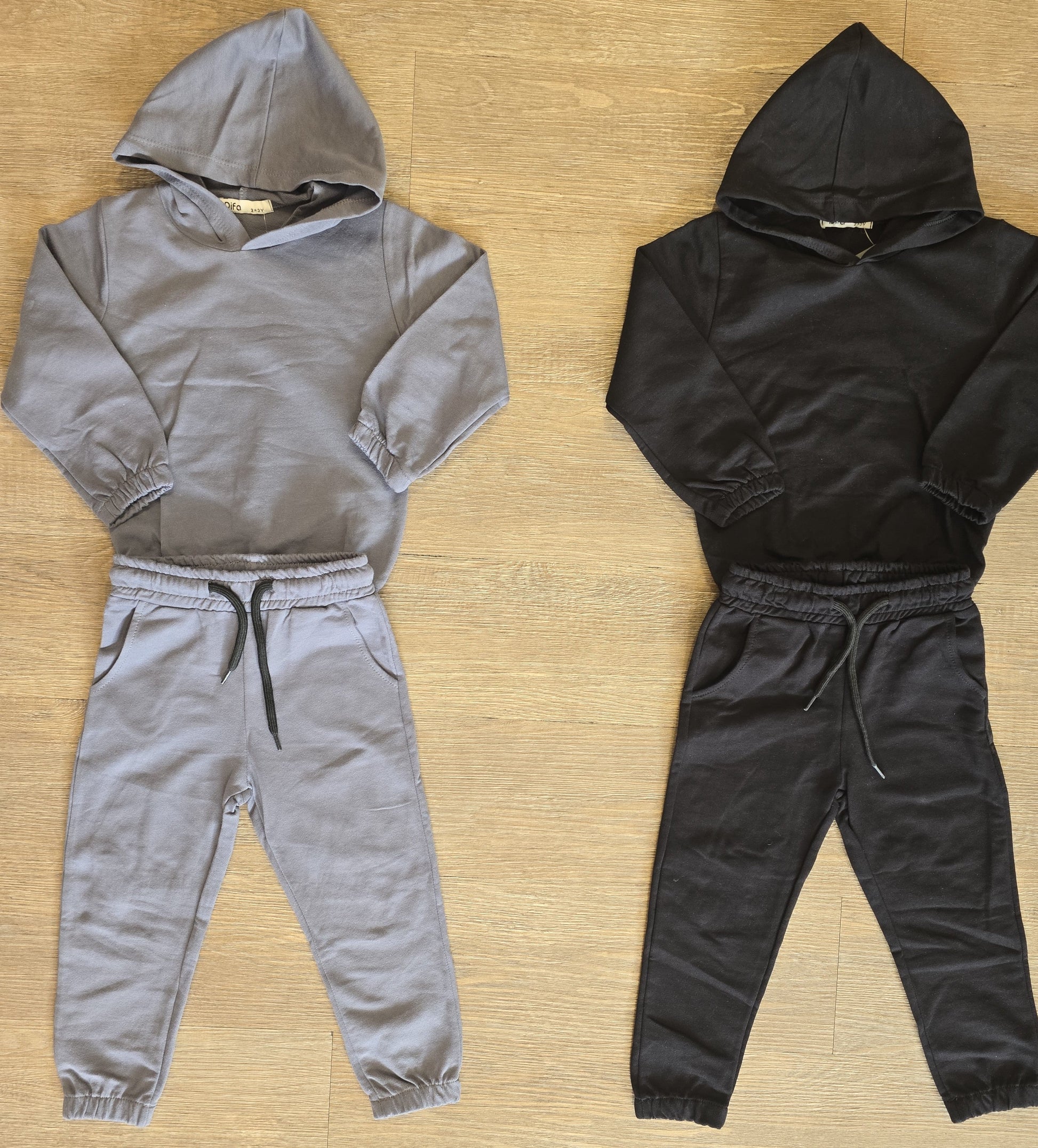Jogging garçon coton avec capuche Noir ou gris taille de 2 à 5 ans ref 2225 ALL FOR KIDS
