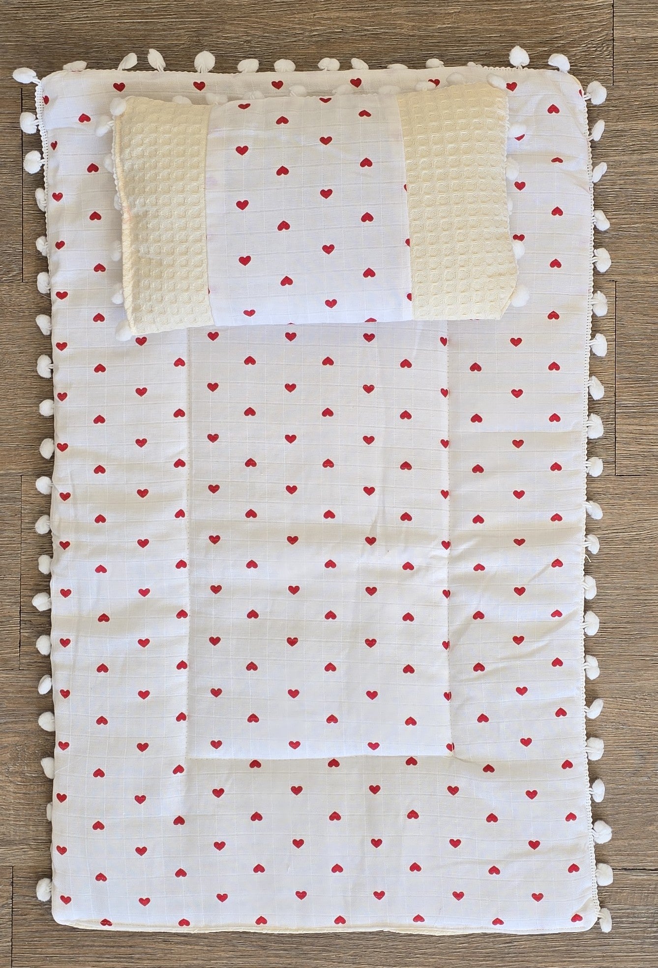 Matelas à langer nomade bébé en coton – Tapis de change portable avec coussin motif cœur ref 38 ALL FOR KIDS