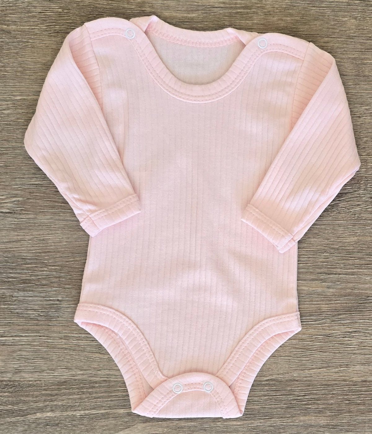 Body bébé côtelé saumon 100 % coton – détail