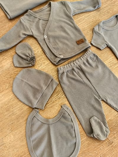 Accessoires du coffret naissance bébé bleu gris 7 pièces