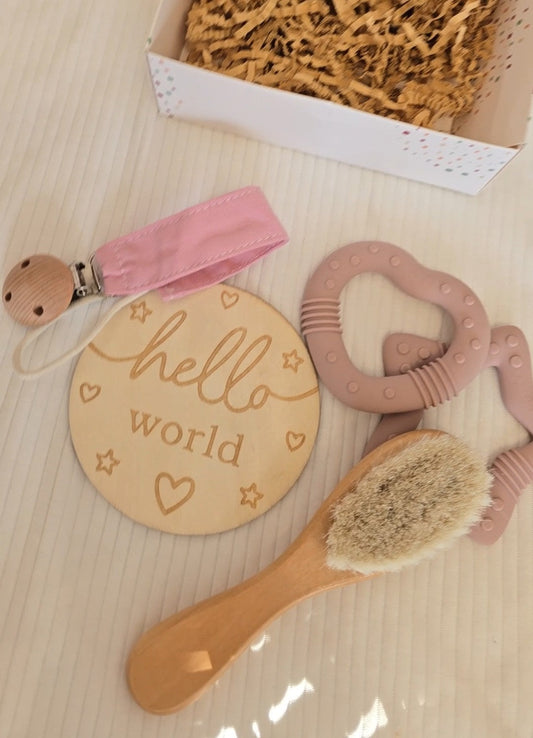 Coffret naissance bébé fille rose avec 5 accessoires