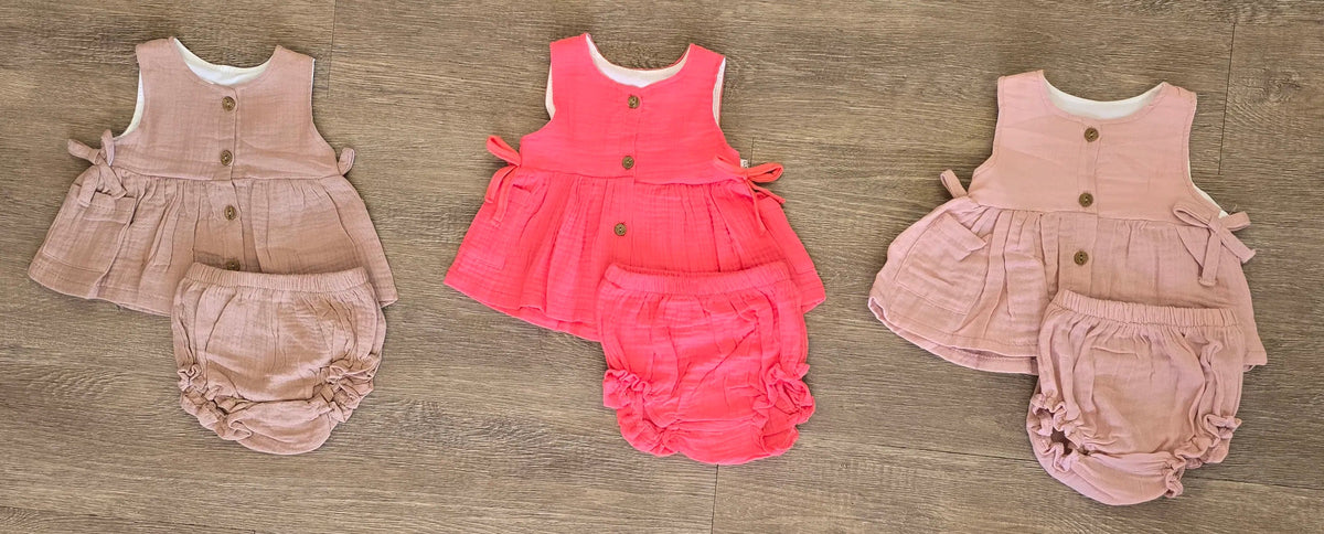 Ensemble fuchsia bébé fille haut boutonné et bloomer