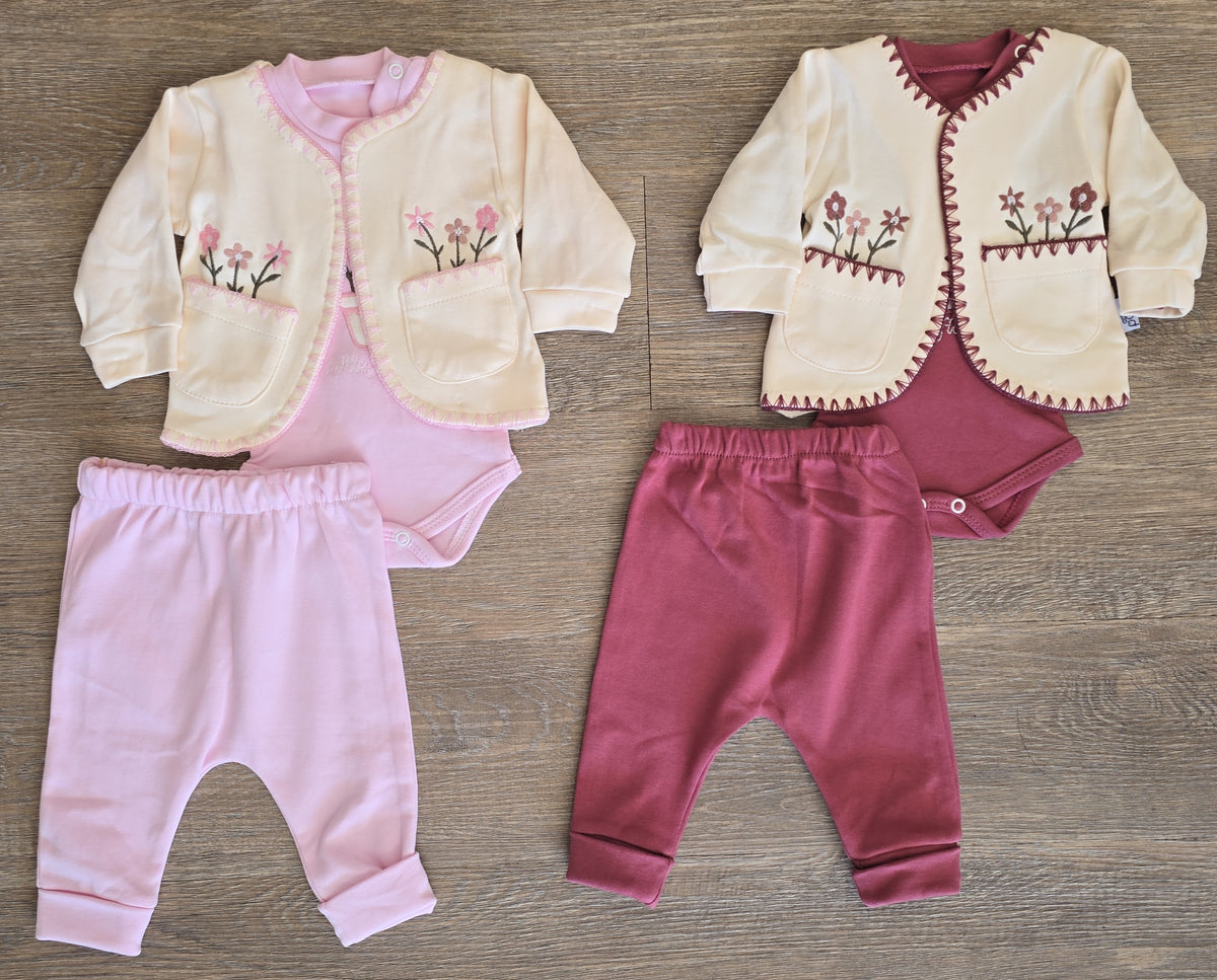 Gilet brodé, body manches longues et pantalon bébé fille rose