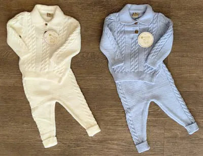 Ensemble bébé en laine de mouton écru et bleu, vue 2