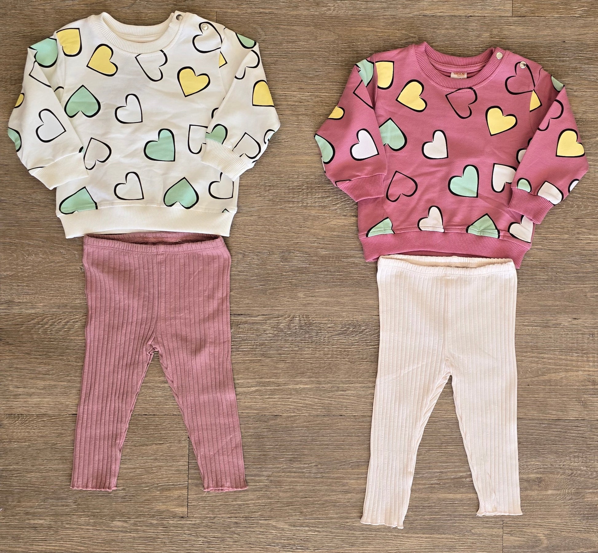 Ensemble bébé fille cœur  coton doux et confortable taille de 9 à 24 mois ref 25333 ALL FOR KIDS