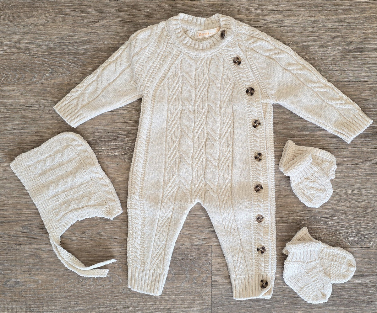 Kit bébé 4 pièces avec bonnet, gants, chaussettes et combinaison assortie