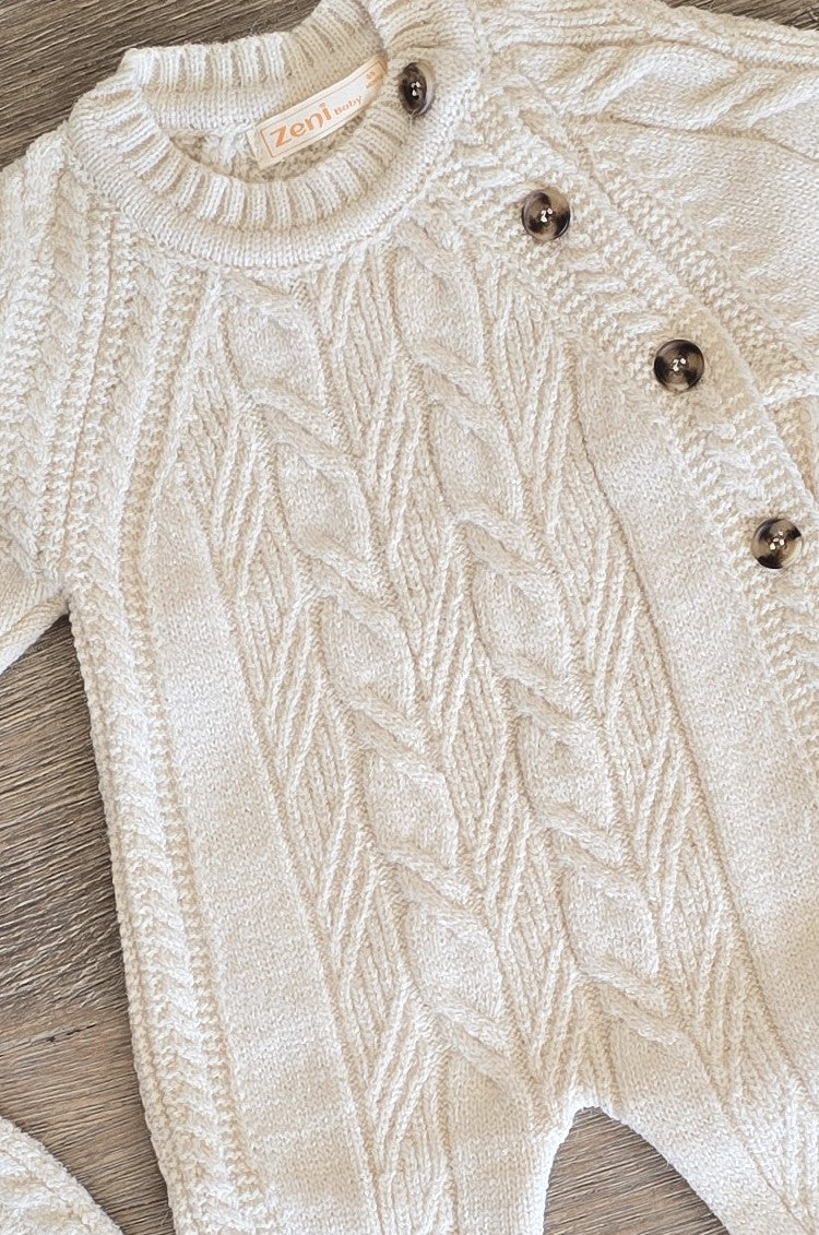 Ensemble bébé coordonné 4 pièces, détail du kit naissance