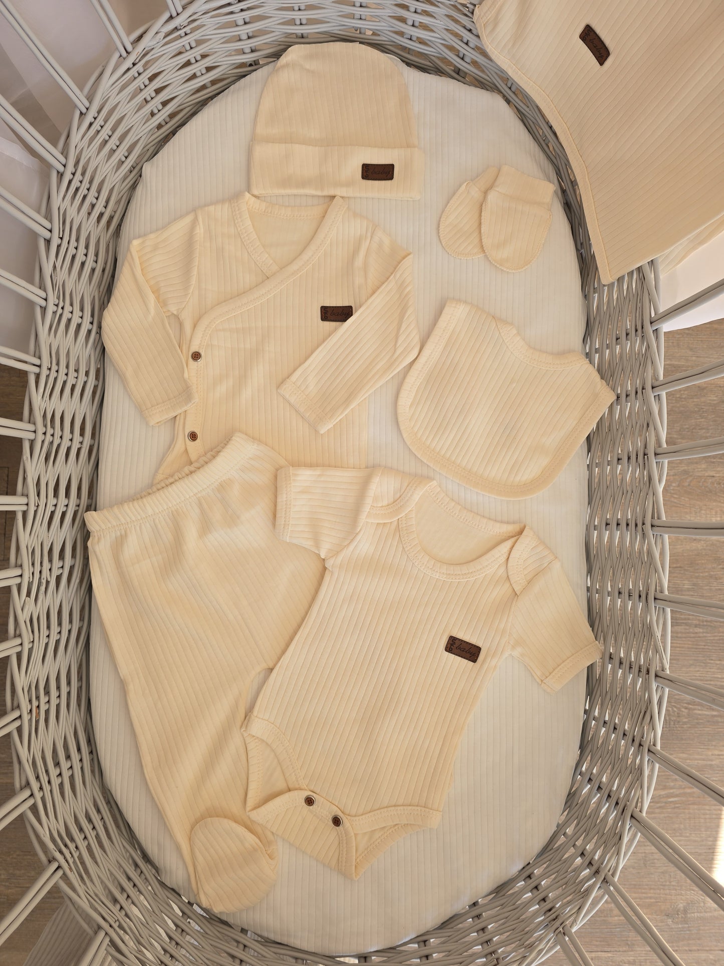 Kit naissance unisexe 7 pièces beige 100% coton ref 7700 ALL FOR KIDS