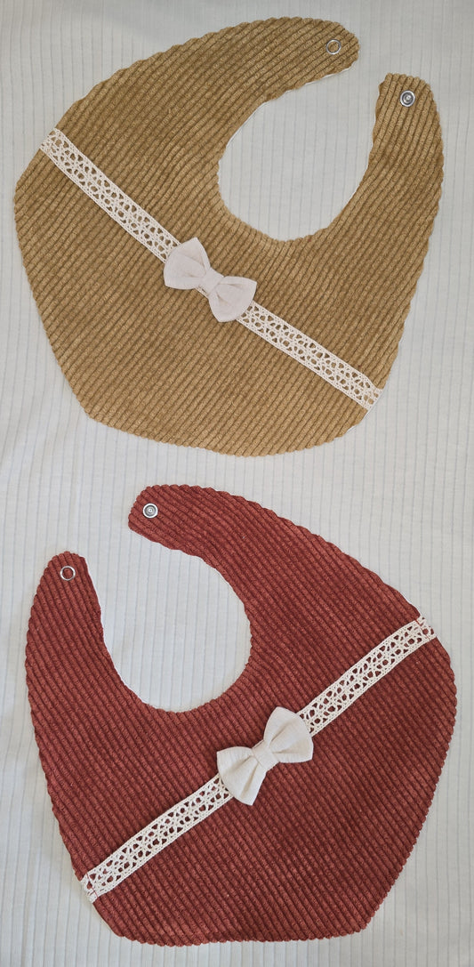 Lot de 2 bavoirs bébé en coton côtelé marron et terracotta avec nœud