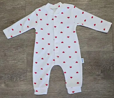 Pyjama côtelé bébé blanc à cœurs rouges Mixte taille de 0 à 6 mois en coton ref 0046 ALL FOR KIDS