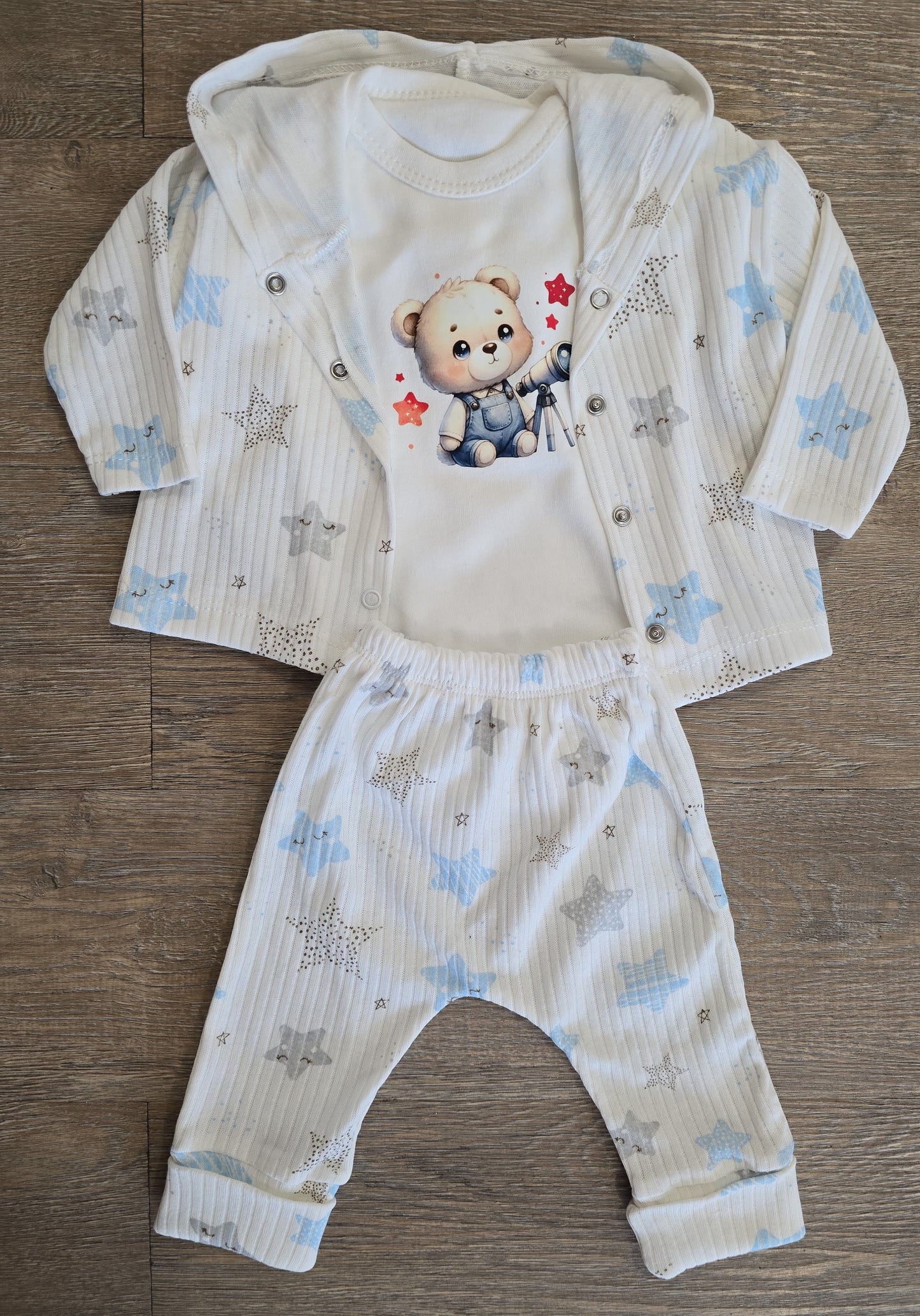 Ensemble bébé garçon ourson et étoiles taille de 0 à 9 mois 100% coton ref 0112