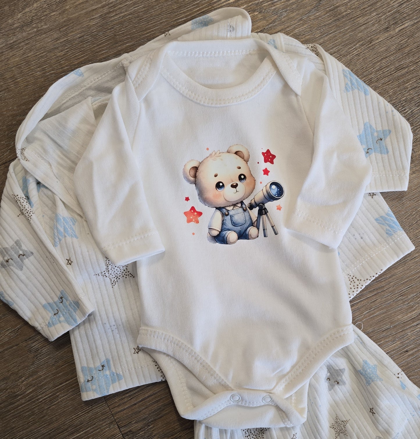 Ensemble bébé garçon ourson et étoiles taille de 0 à 9 mois 100% coton ref 0112