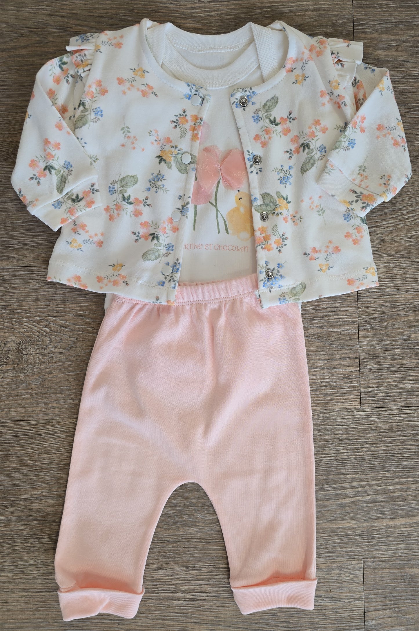 Ensemble bébé fille fleuri 3 pièces coton taille de 0 à 9 mois ref 6057