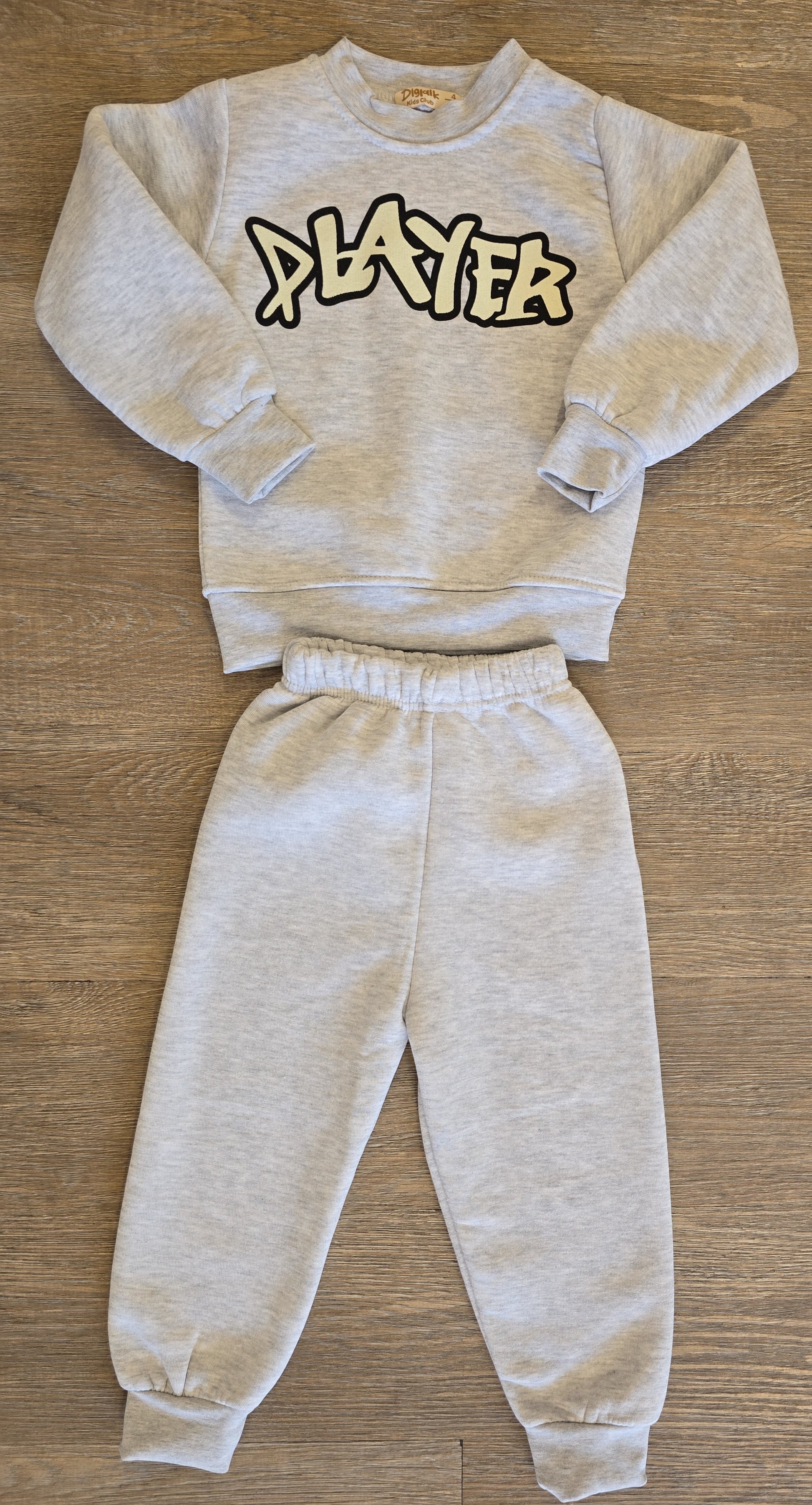 Ensemble garçon rembourré gris "PLAYER" 100% coton taille de 3 à 6 ans ref 7137 ALL FOR KIDS