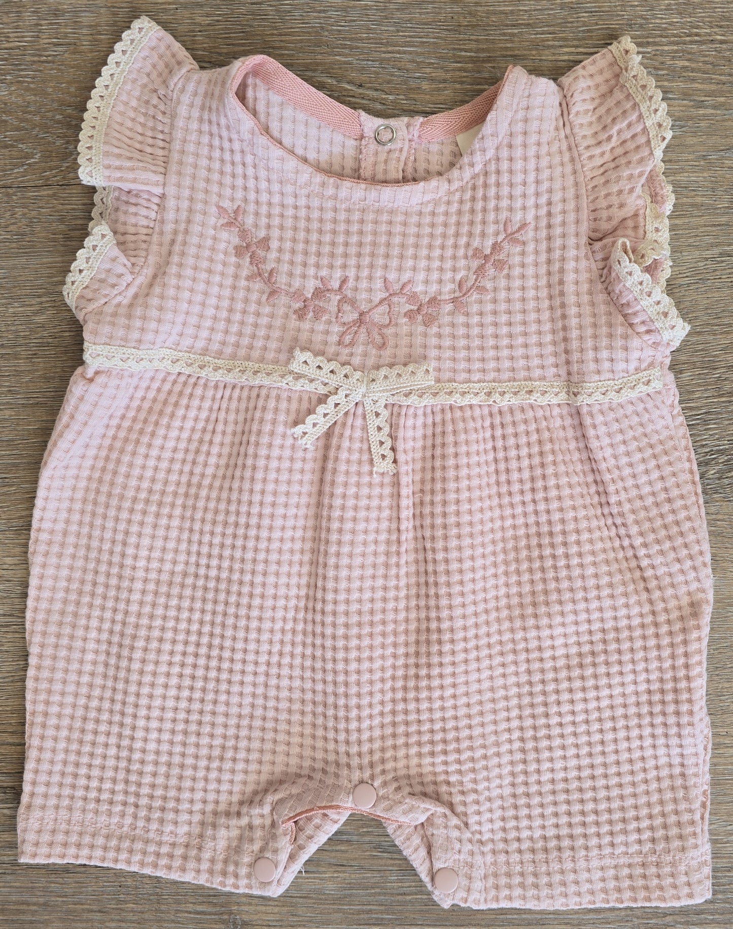 Barboteuse bébé fille volants coton taille de 0 à 9 mois ref 1209 ALL FOR KIDS