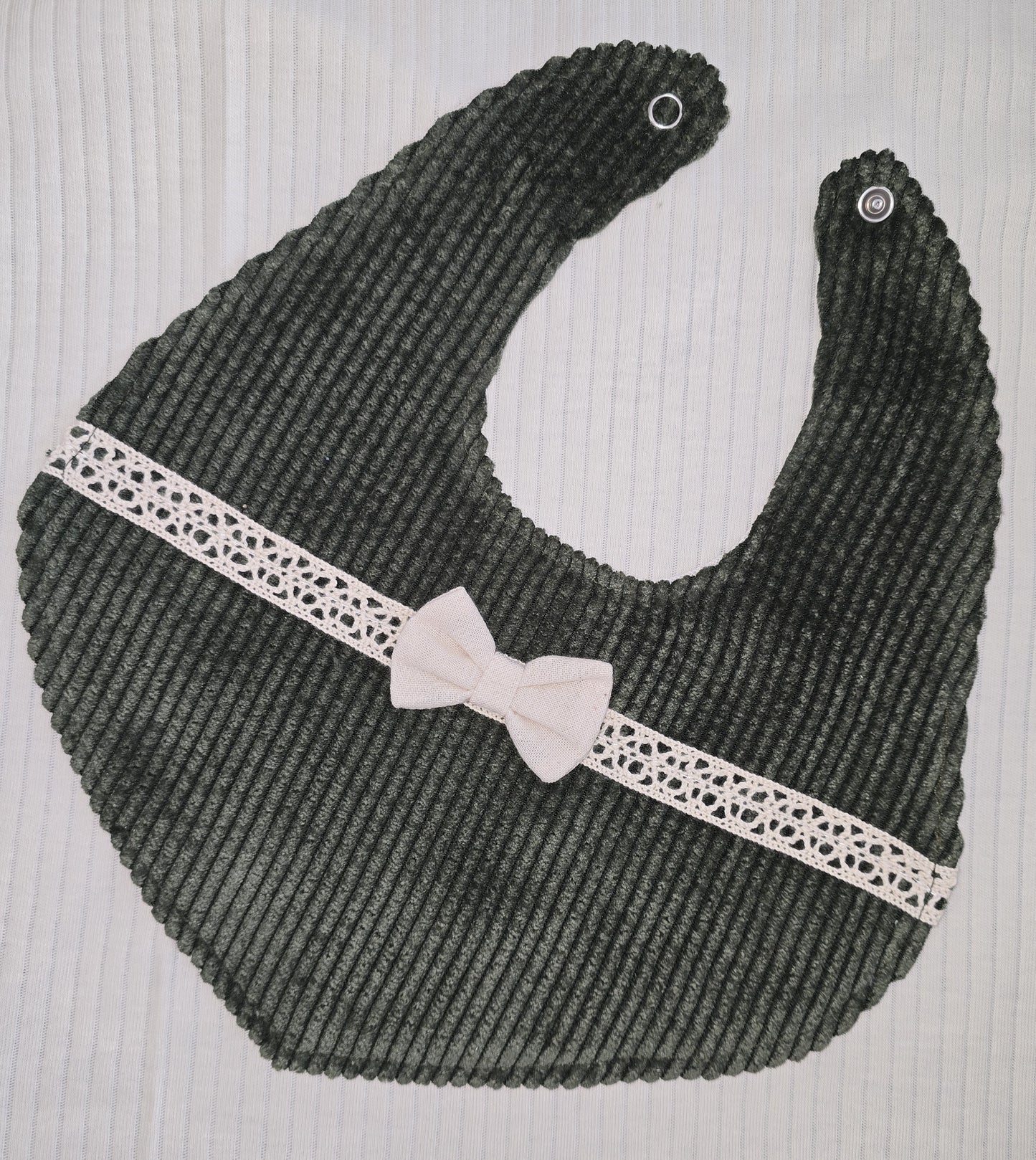 Bavoir bébé coton côtelé avec nœud Lot de 2 beige et kaki ref 035 ALL FOR KIDS