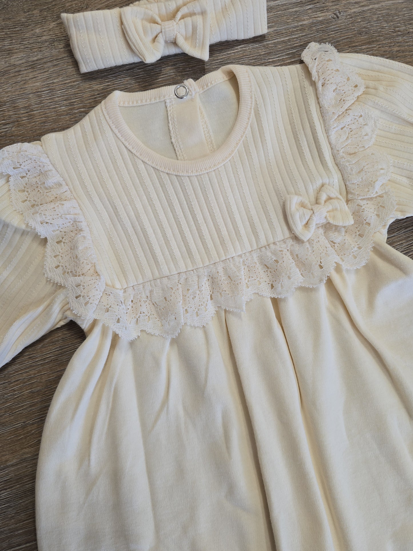 Combinaison bébé fille à dentelle avec bandeau assorti taille de 0 à 6 mois ref 3017 ALL FOR KIDS