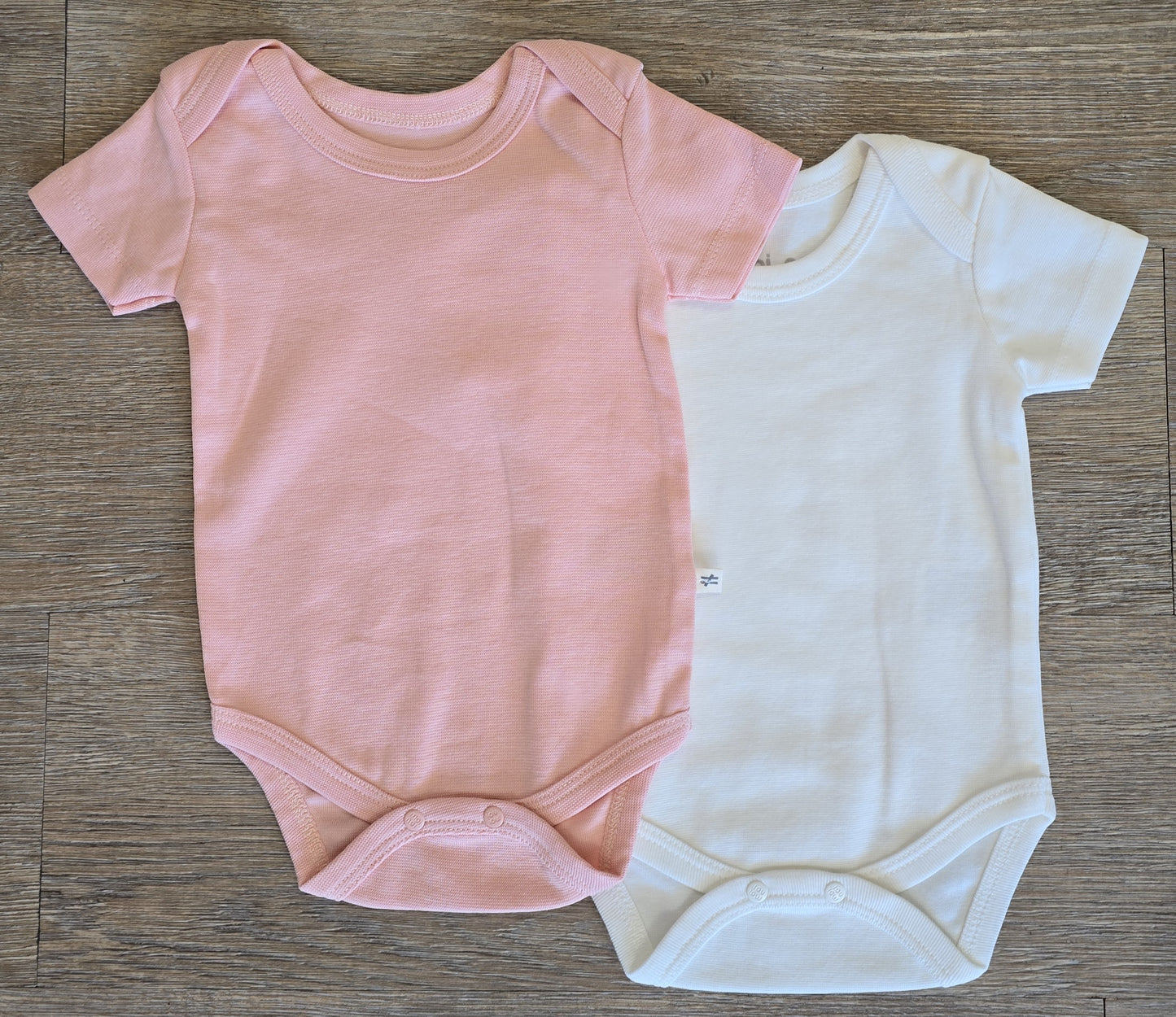 Lot de 2 bodys bébé manches courtes taille de 0 à 12 mois 100% coton ref 0832 ALL FOR KIDS