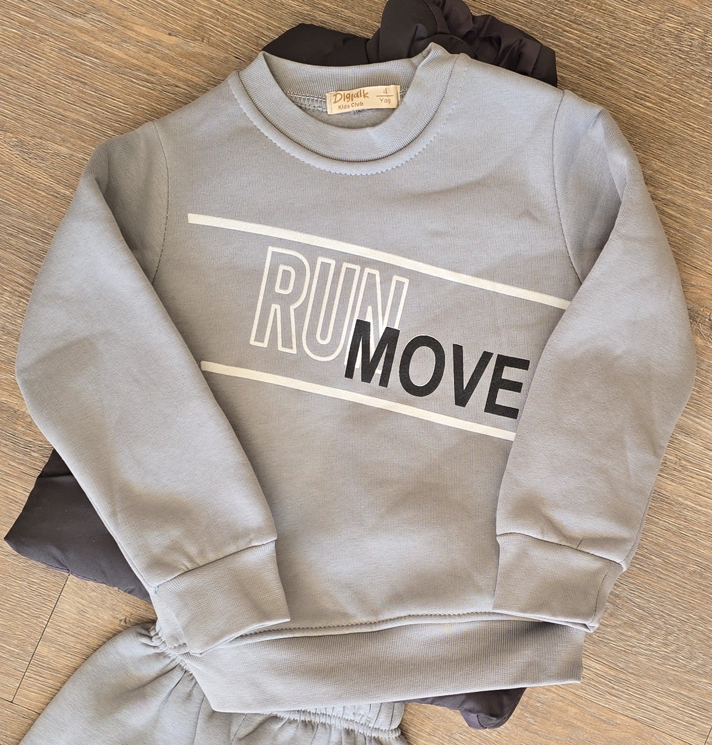 Ensemble trois pièces garçon gris ou vert avec doudoune sans manche taille de 3 à 6 an ref 1366 ALL FOR KIDS