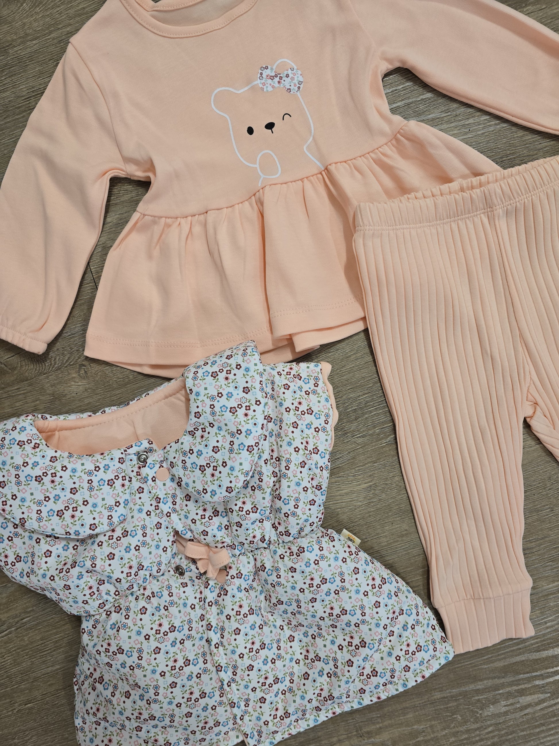 Ensemble fille 3 pièces rose poudré avec doudoune taille de 3 à 9 mois 100% coton ref 162 ALL FOR KIDS
