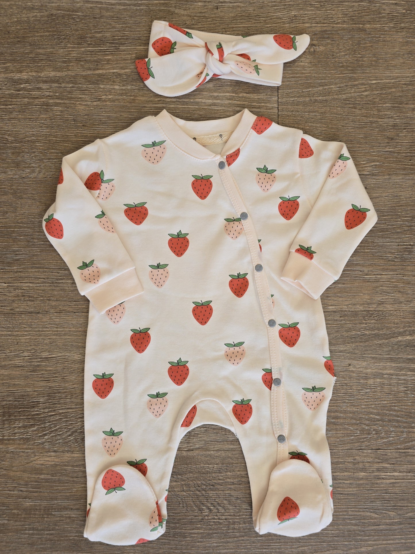 Pyjama avec bandeau bébé fille fraises 100% coton taille de 0 à 6 mois ref 5 ALL FOR KIDS