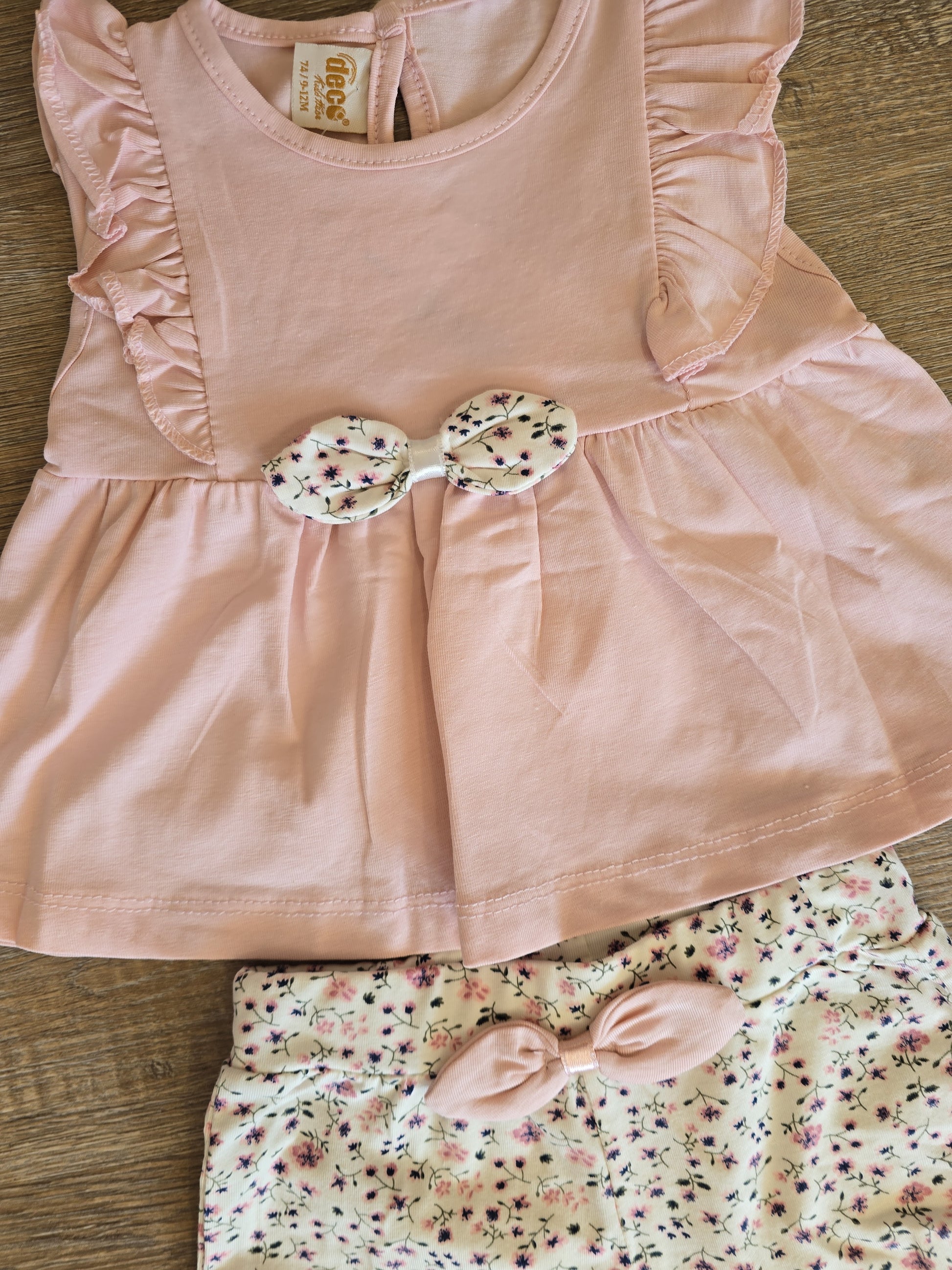 Ensemble bébé fille tee-shirt volants et short fleuri taille de 6 à 18 mois ref 7394 ALL FOR KIDS