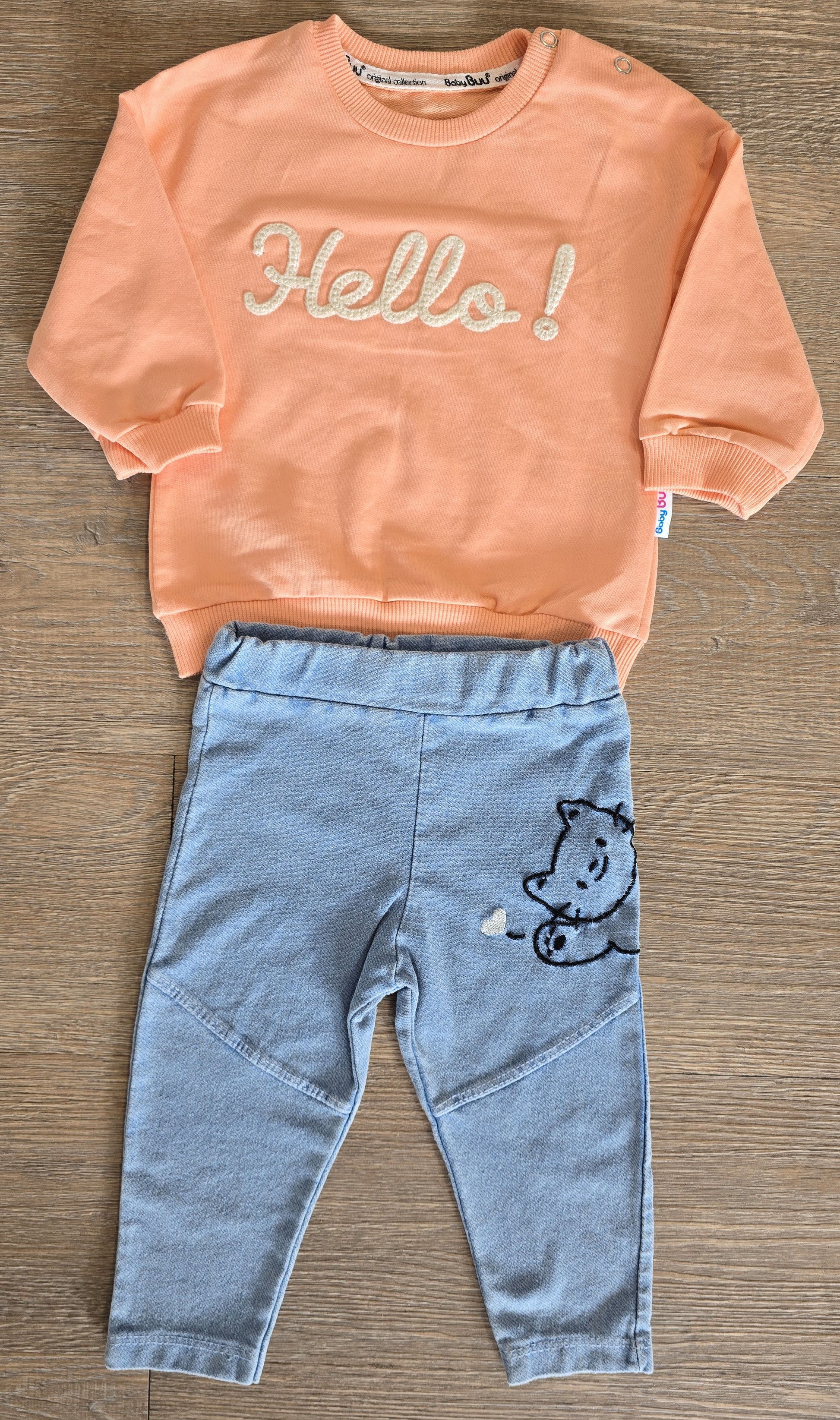 Ensemble fille "Hello!" 100% coton taille de 6 à 18 mois ref 0335 ALL FOR KIDS