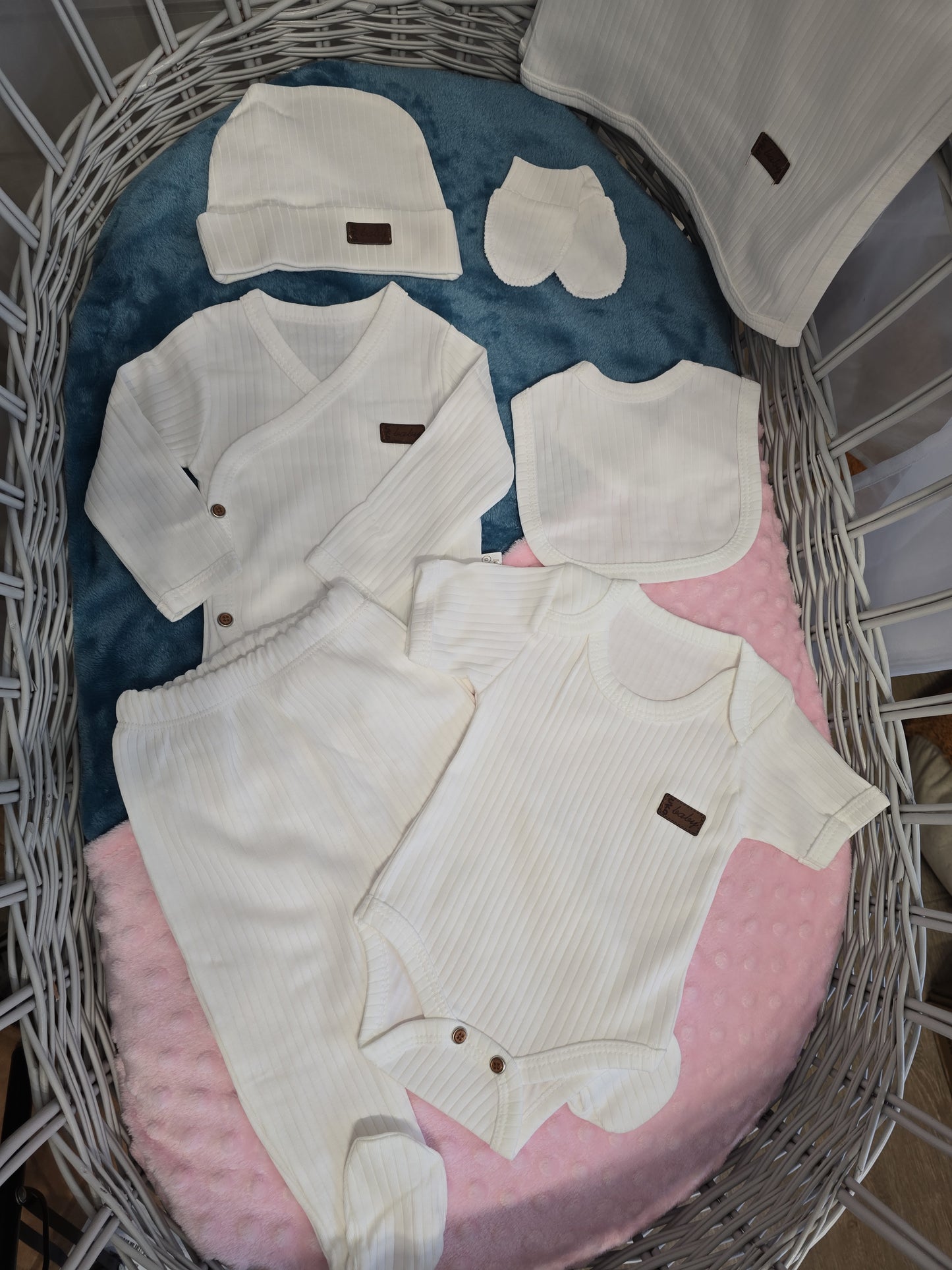 Kit naissance unisexe 7 pièces blanc 100% coton ref 7700 ALL FOR KIDS