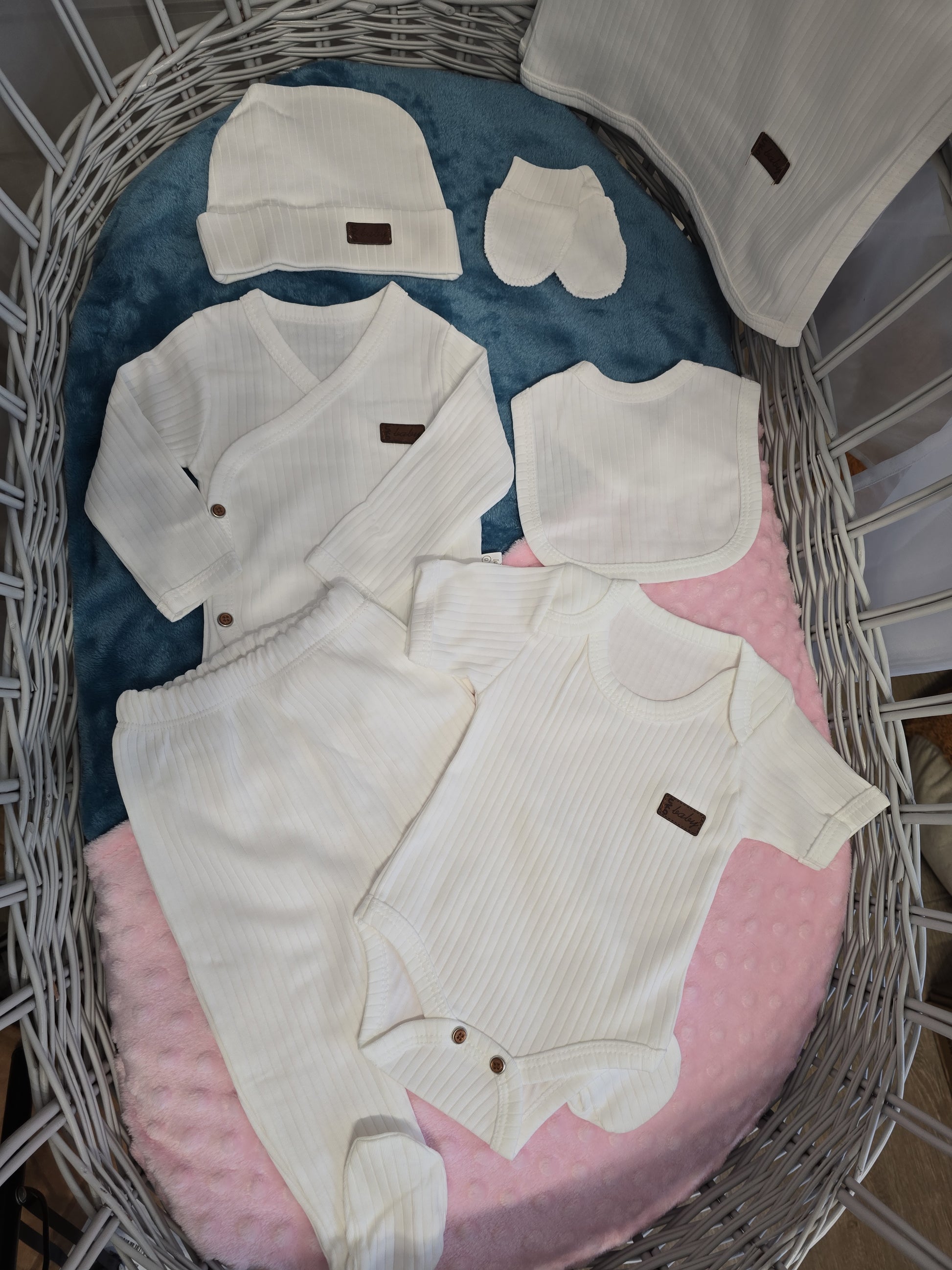 Kit naissance unisexe 7 pièces blanc 100% coton ref 7700 ALL FOR KIDS