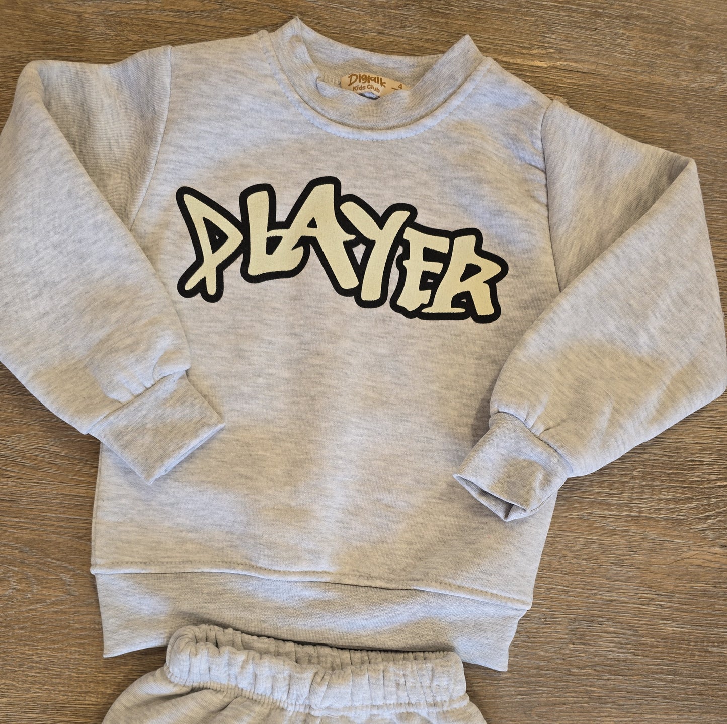 Ensemble garçon rembourré gris "PLAYER" 100% coton taille de 3 à 6 ans ref 7137 ALL FOR KIDS