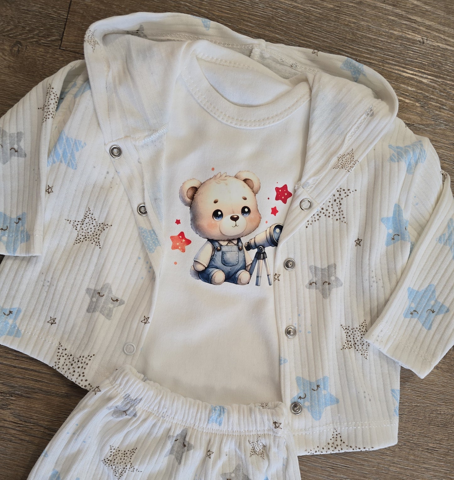 Ensemble bébé garçon ourson et étoiles taille de 0 à 9 mois 100% coton ref 0112