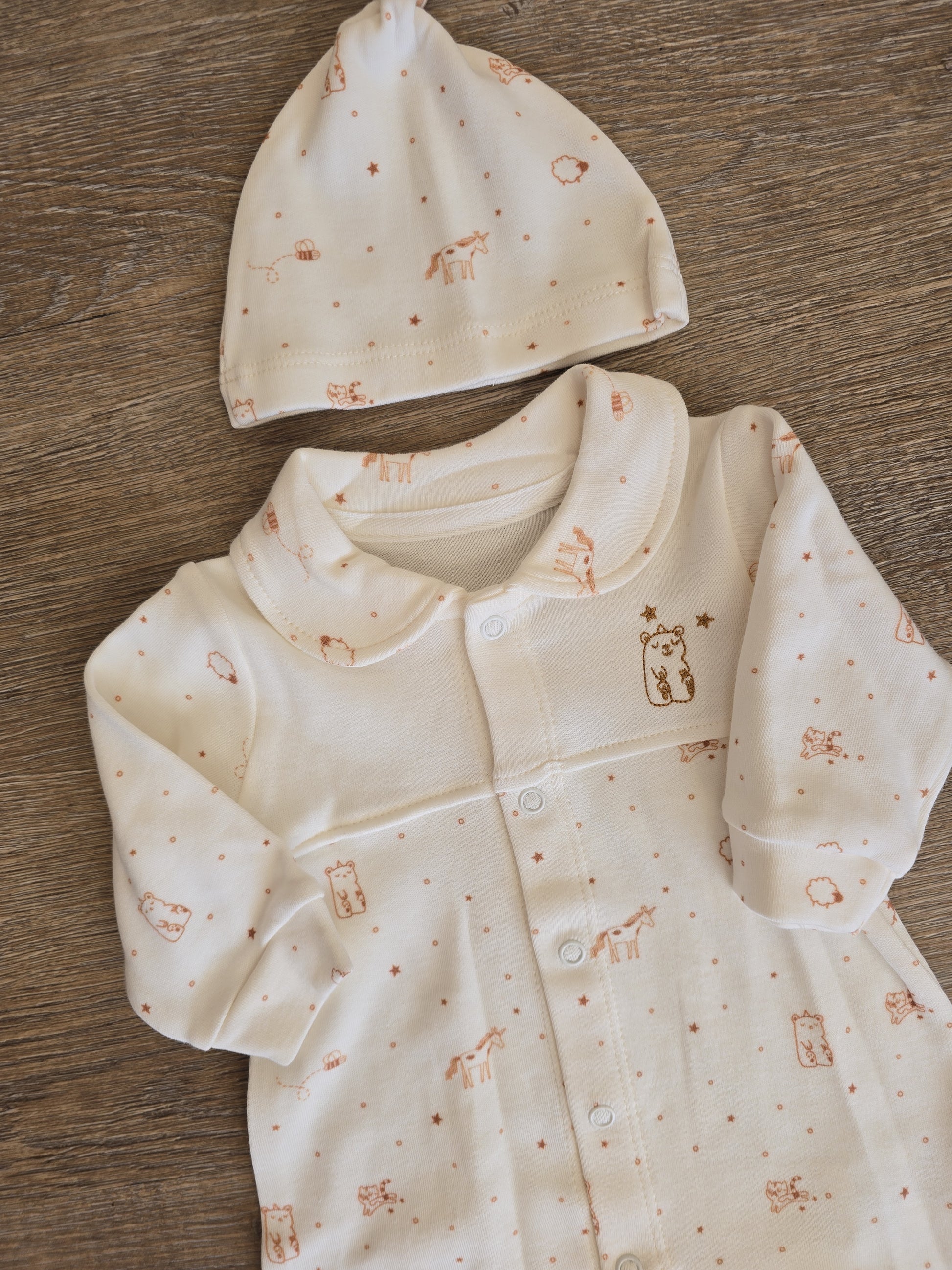 Pyjama bébé fille à col claudine  avec bonnet taille de 3 à 9 mois ref 7 ALL FOR KIDS