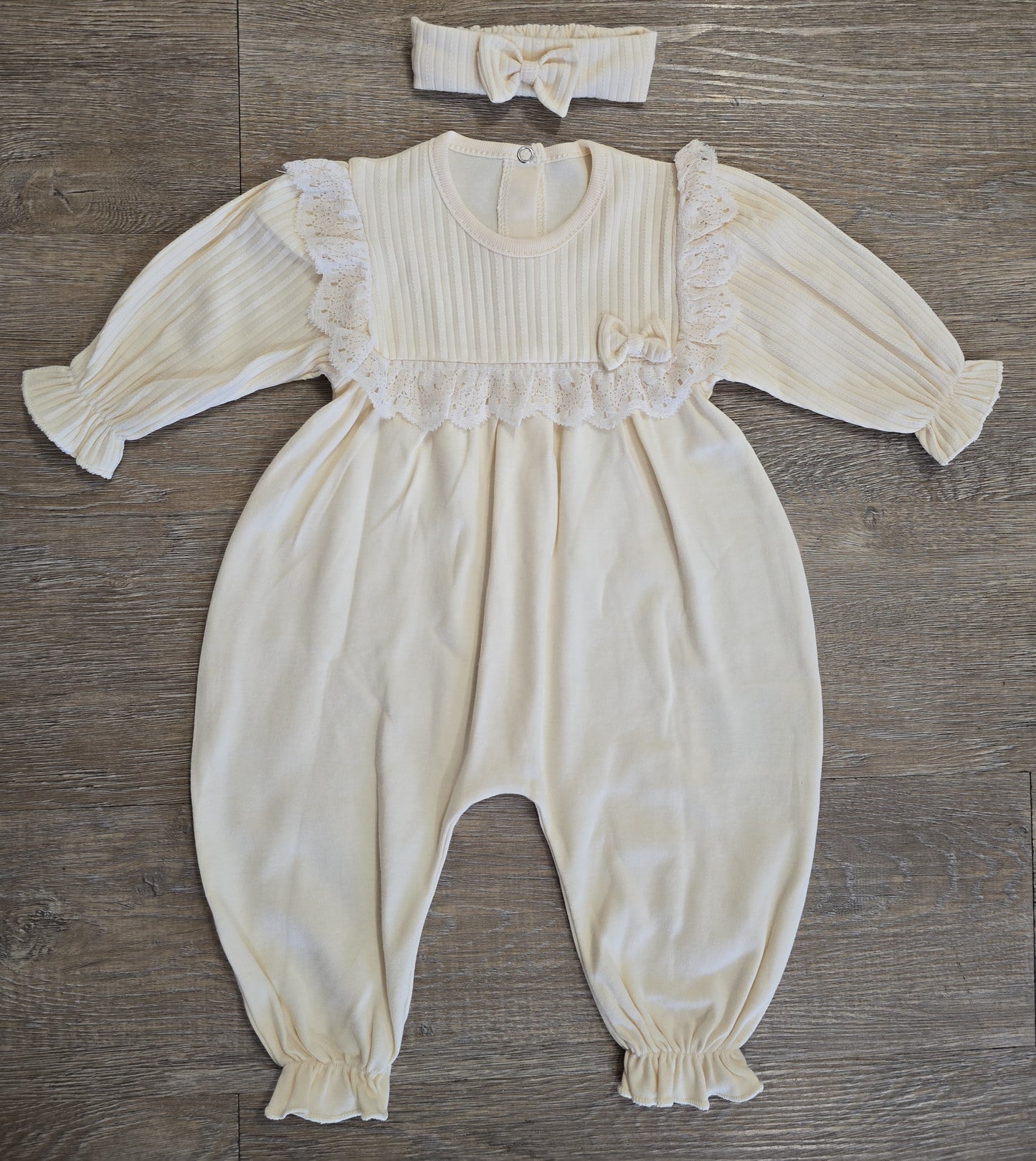 Combinaison bébé fille à dentelle avec bandeau assorti taille de 0 à 6 mois ref 3017 ALL FOR KIDS