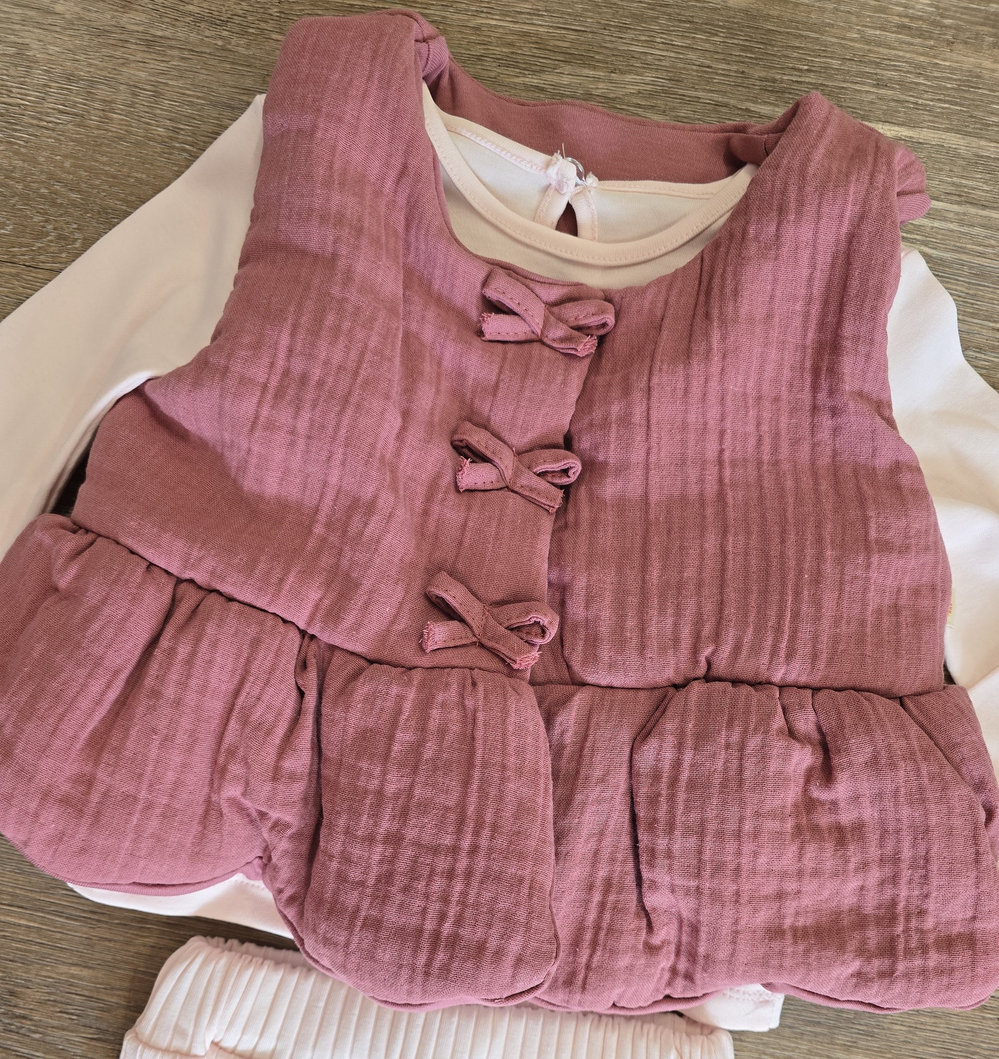 Ensemble bébé fille taille de 0 à 9 mois gilet gaze de coton ref 176 ALL FOR KIDS