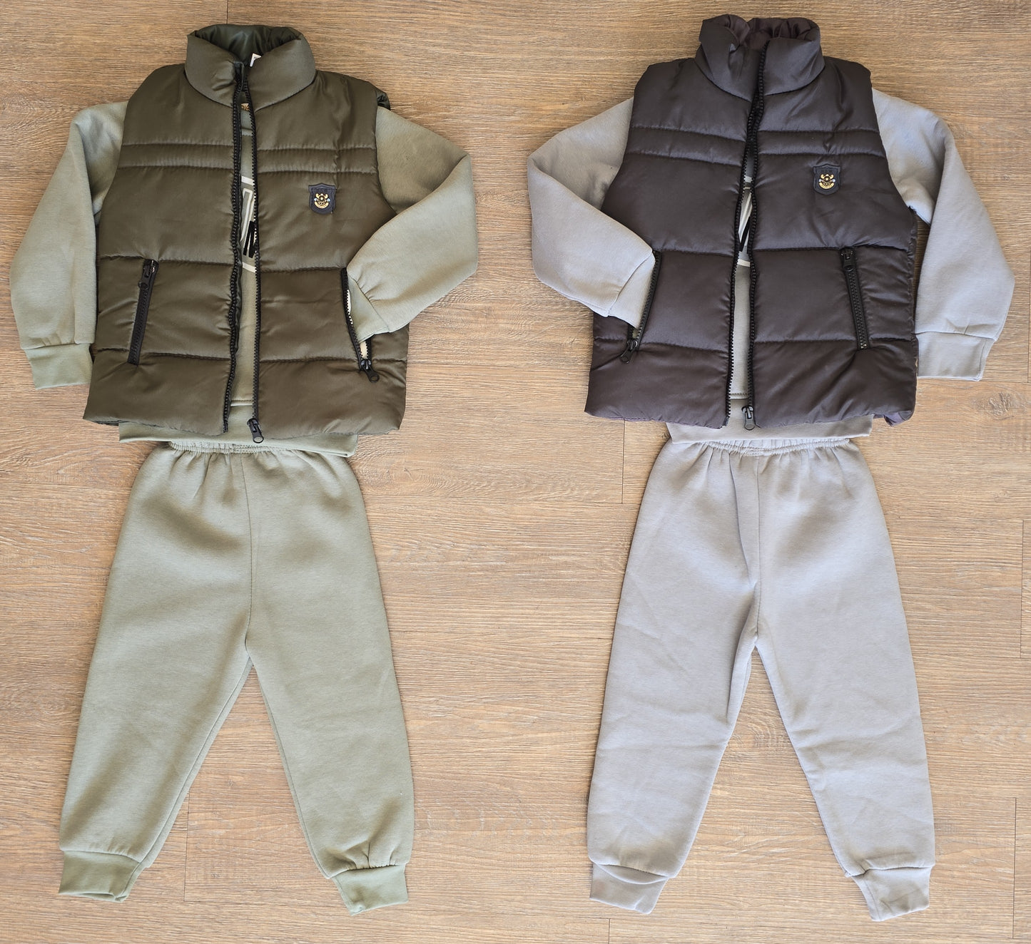 Ensemble trois pièces garçon gris ou vert avec doudoune sans manche taille de 3 à 6 an ref 1366 ALL FOR KIDS