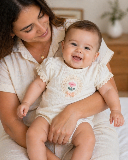 Body bébé fille coton dentelle fleur écru taille de 0 à 6 mois ref 35 ALL FOR KIDS