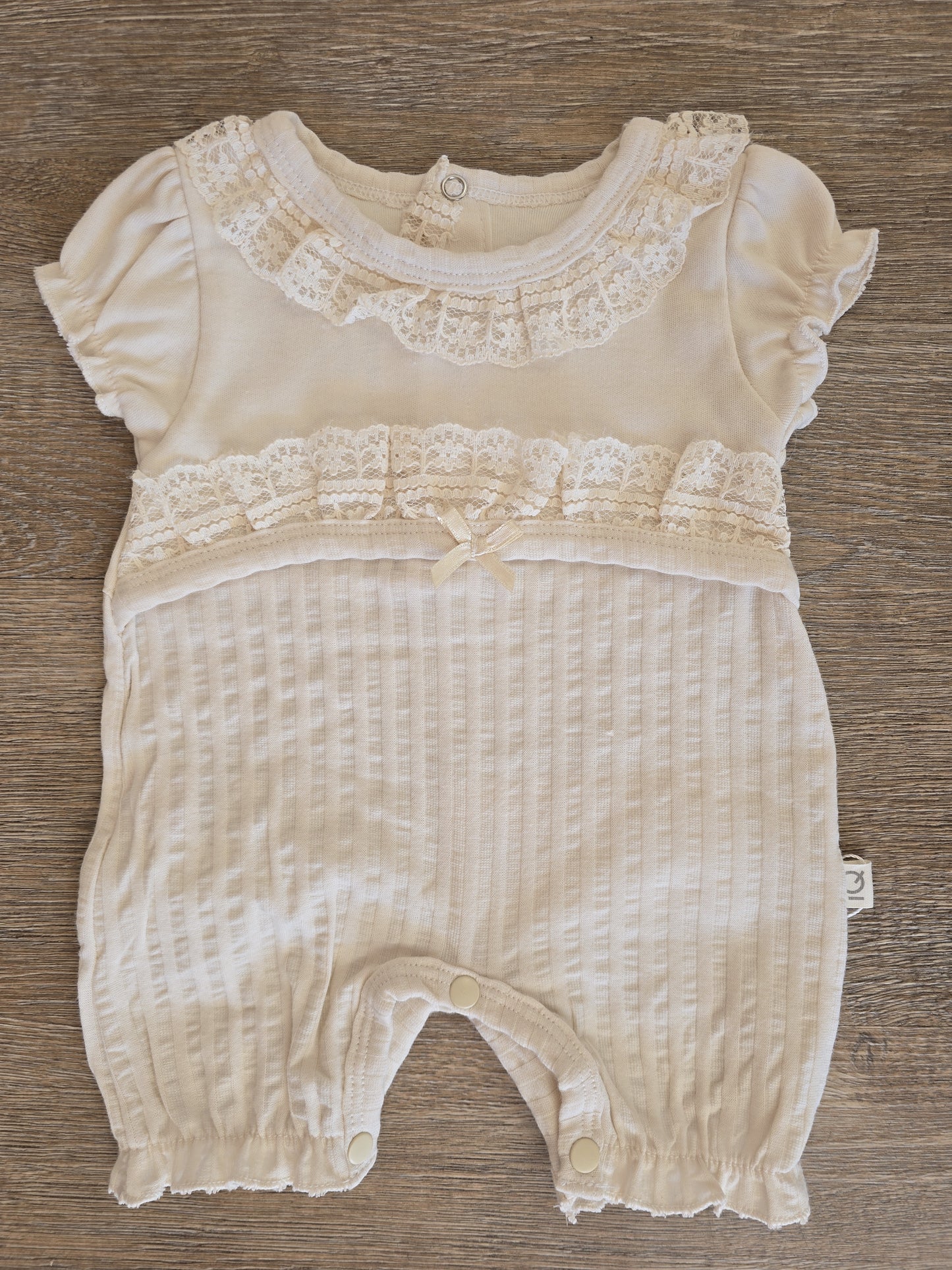 Barboteuse bébé fille coton à dentelle taille de 0 à 6 mois 100% coton ref 1215 ALL FOR KIDS